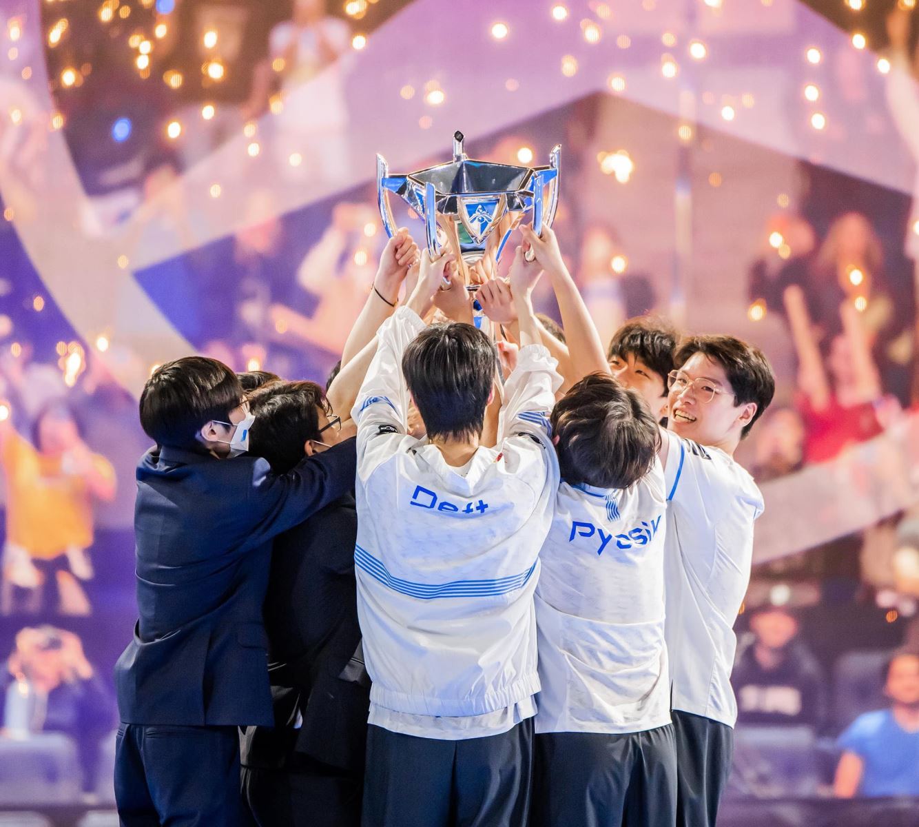 Chân dung Kingen - tuyển thủ vừa giành MVP trong trận Chung kết lịch sử giữa T1 và DRX - Ảnh 1. Chân dung Kingen - tuyển thủ vừa giành MVP trong trận Chung kết lịch sử giữa T1 và DRX - Ảnh 1.