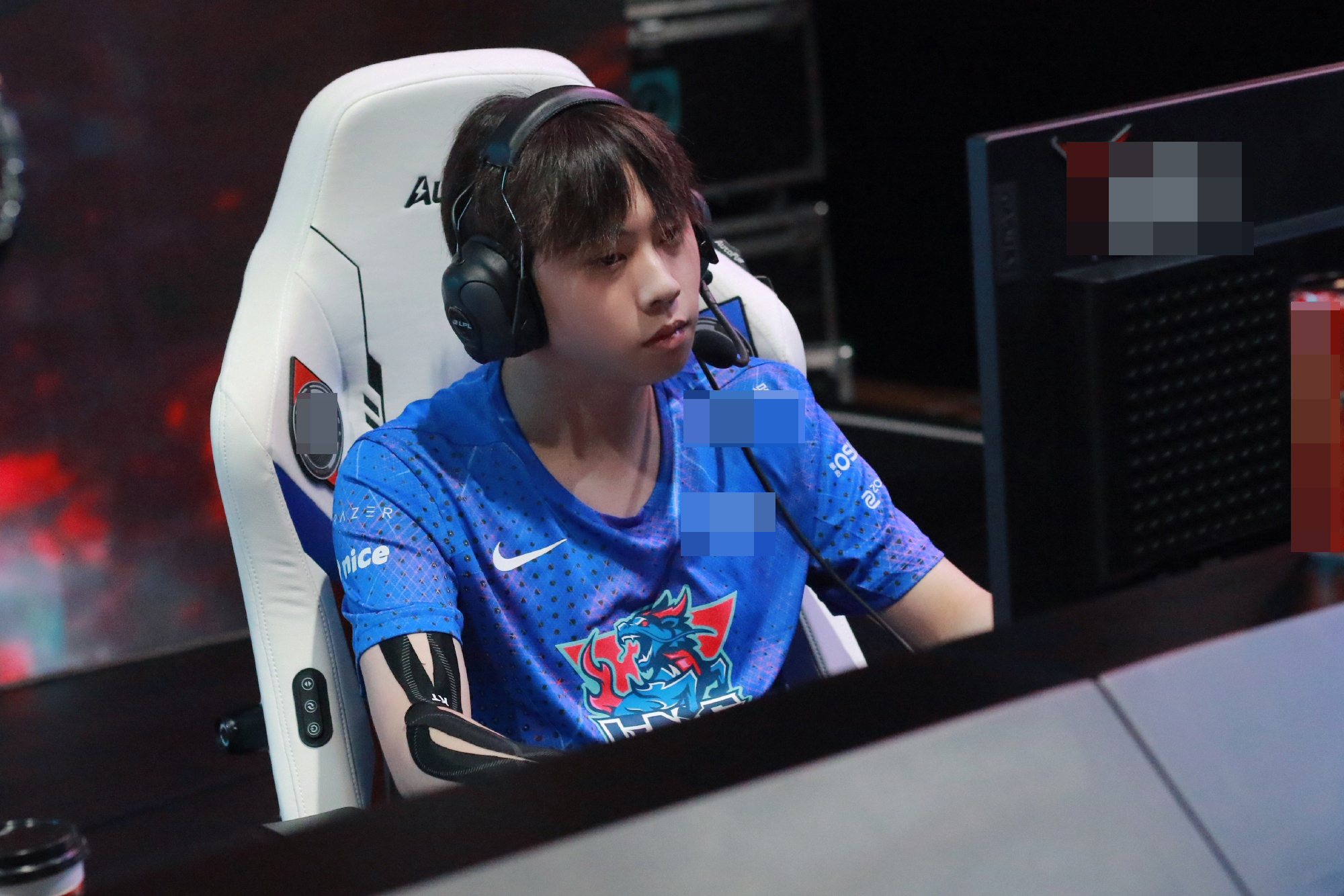 Mâu thuẫn giữa Doinb và Ale bị nghi ngờ là nguyên nhân khiến LNG thi đấu không tốt - Ảnh 5. Mâu thuẫn giữa Doinb và Ale bị nghi ngờ là nguyên nhân khiến LNG thi đấu không tốt - Ảnh 5.