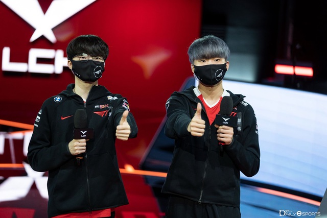 Những nhà vô địch CKTG của quá khứ giờ ra sao: Faker vẫn miệt mài tìm chiếc cup thứ 4, IG kết thúc mùa giải thảm thương - Ảnh 12. Những nhà vô địch CKTG của quá khứ giờ ra sao: Faker vẫn miệt mài tìm chiếc cup thứ 4, IG kết thúc mùa giải thảm thương - Ảnh 12.