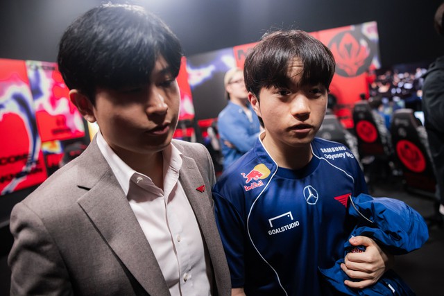 T1 vượt qua G2 với tỉ số nằm ngoài dự đoán của phần lớn cộng đồng LMHT