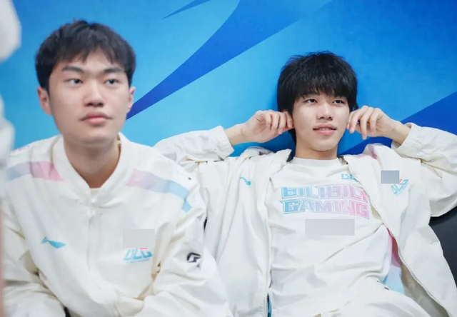 Theo nhiều đánh giá có lẽ do Knight nhận định BLG giàu khả năng giành danh hiệu hơn JDG sau khi JDG thay đổi nhân sự