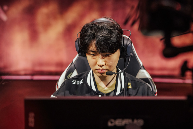 Chovy và Gen.G thì còn bị đẩy xuống nhánh thua và bị Á quân của LPL khi đó là BLG loại khỏi giải