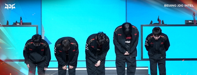 JDG trở thành cựu vương MSI 2024 ngay cả khi họ còn chưa có cơ hội bảo vệ danh hiệu