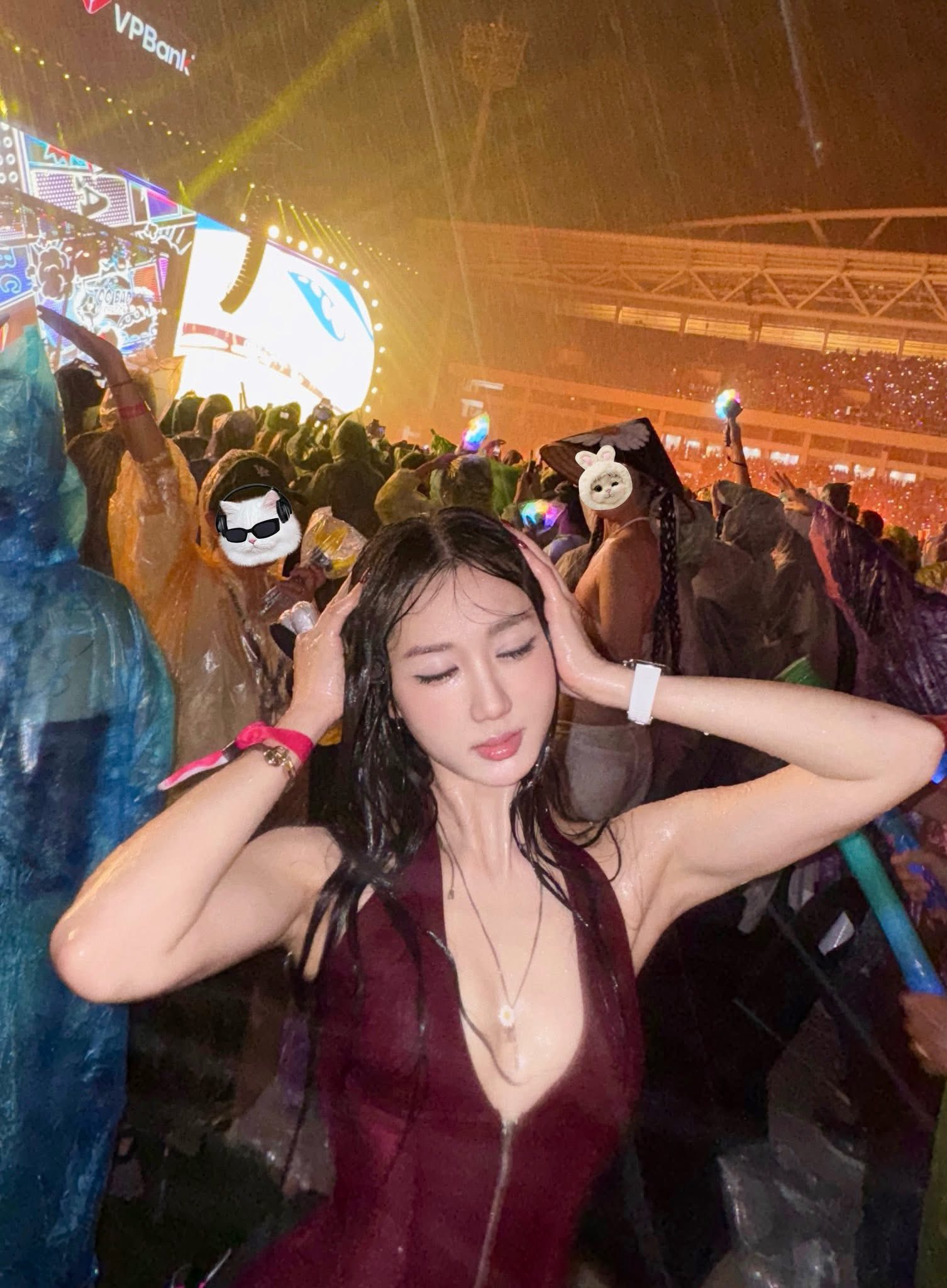 Vừa qua cô đã đến xem show của G-Dragon