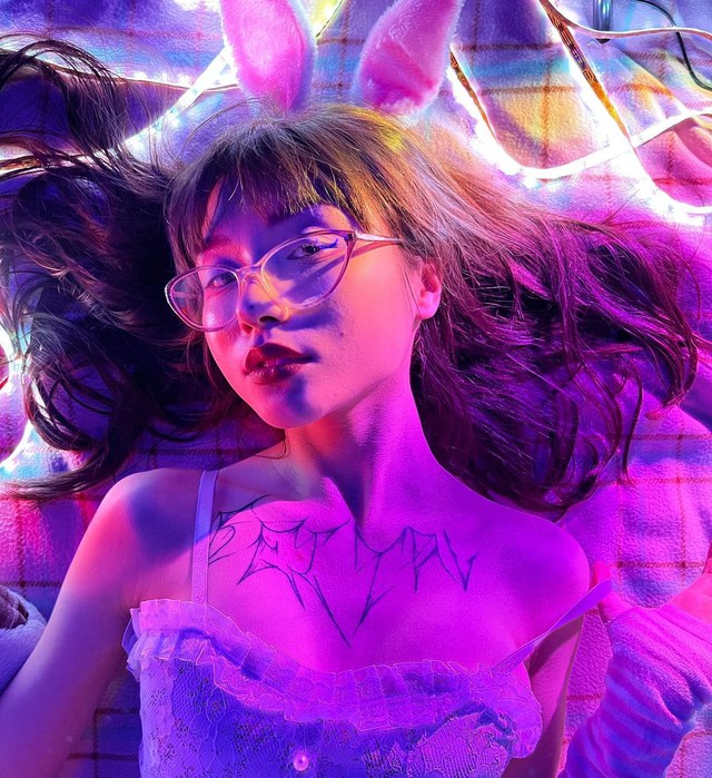 Từng khoe thân "không che" trên sóng, nữ streamer DOTA 2 giờ còn "bạo hơn xưa"- Ảnh 1.