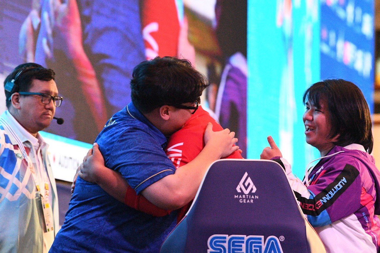 Tuyển thủ Việt Nam gục đầu bật khóc vì vụt mất HCV Audition, Tuyển thủ Việt Nam gục đầu bật khóc vì vụt mất HCV Audition,