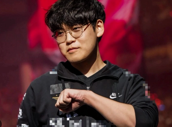 Bị chê chơi Xạ Thủ không bằng Keria, Gumayusi vẫn ủng hộ đồng đội đem ADC đi Hỗ Trợ - Ảnh 2.