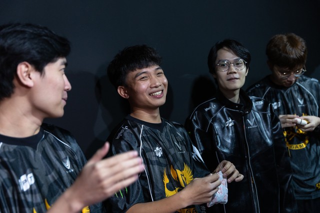 Chứng kiến màn thể hiện của MVKE, khán giả VCS chung một cảm xúc- Ảnh 4.