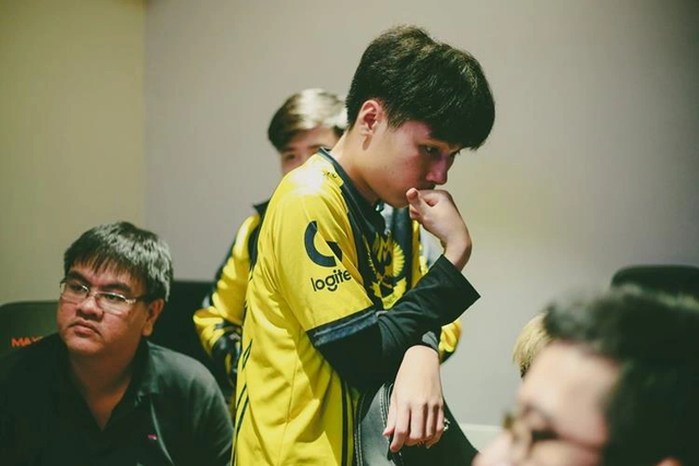 Spot bị đưa vào "tầm ngắm" khi anh từng có hành vi thiếu chuyên nghiệp, từng bị xử phạt trong quá khứ Spot bị đưa vào "tầm ngắm" khi anh từng có hành vi thiếu chuyên nghiệp, từng bị xử phạt trong quá khứ