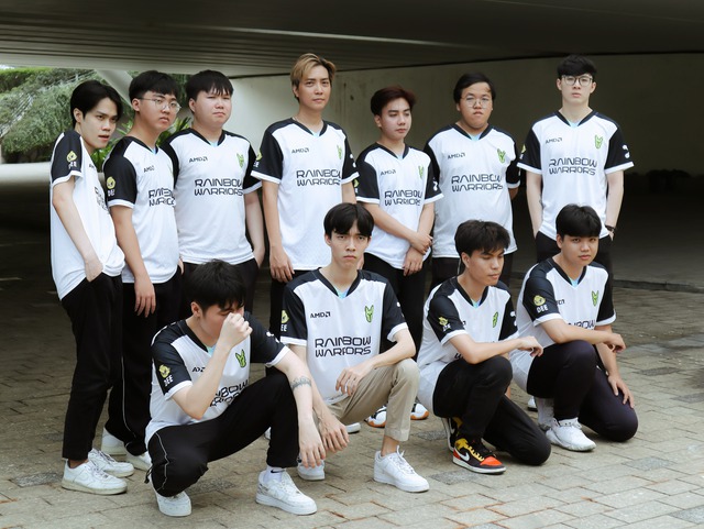 Các đội VCS mùa này đều có từ 6 thành viên trở lên, riêng RW thì đông đến nỗi có thể làm thành 2 đội khác nhau