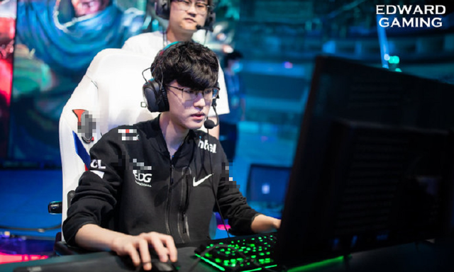 Cựu vương CKTG bị công thần nhận xét cực "phũ", tỷ lệ cao sẽ kết thúc mùa giải ở “đáy vực”- Ảnh 3.