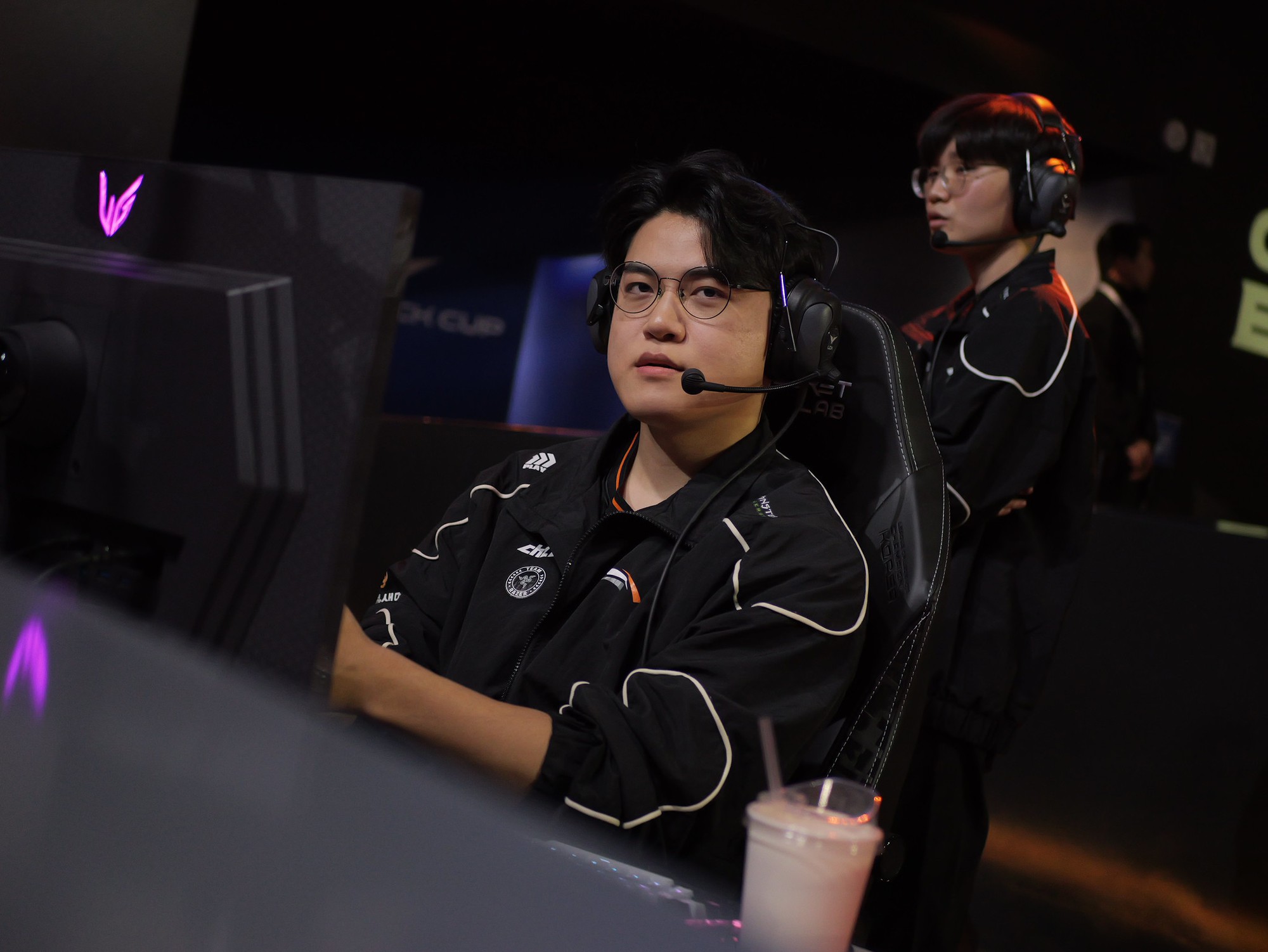 Cựu HLV Tinikun nhận xét "phũ nhưng thật" về HLE và Gumayusi- Ảnh 1. Cựu HLV Tinikun nhận xét "phũ nhưng thật" về HLE và Gumayusi- Ảnh 1.