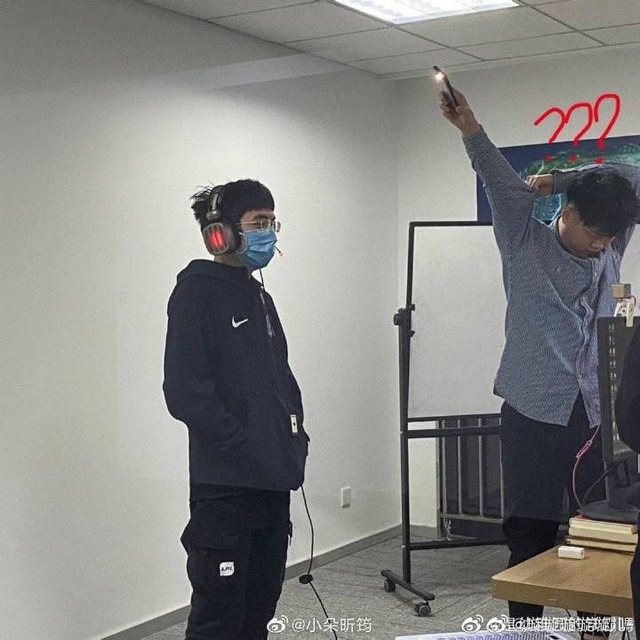 1001 sắc thái không thể nhịn cười của các tuyển thủ LPL trong thời điểm thi đấu online - Ảnh 5.