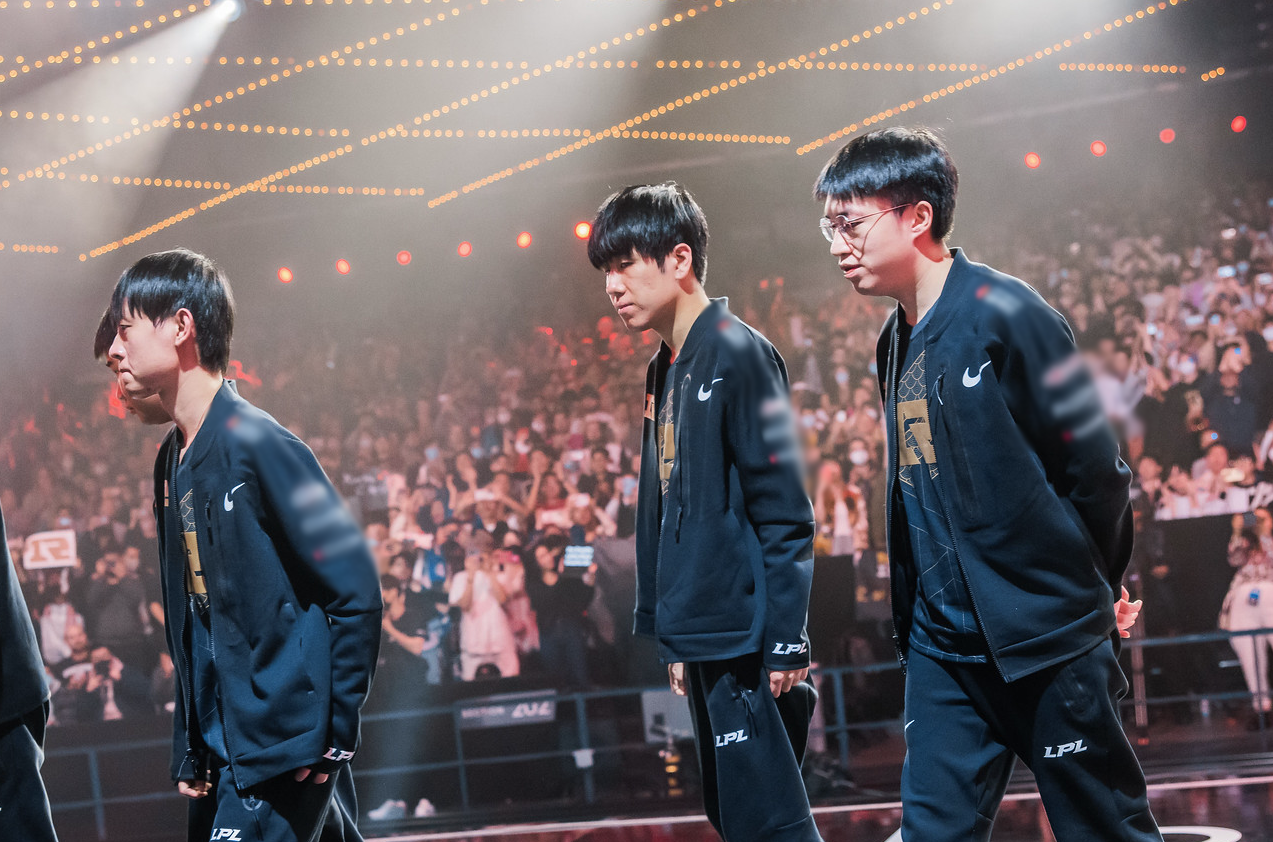 LNG đại bại, khán giả LPL chỉ ra cái tên cần được "giải cứu" ngay tức khắc - Ảnh 4.