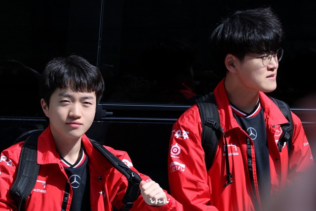 Thượng tầng T1 liên tiếp có hành động tranh cãi trong ngày Smash thay Gumayusi- Ảnh 5.