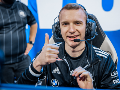 Top 5 tuyển thủ bị hạ gục nhiều nhất qua các kỳ Chung kết thế giới - Ảnh 1.