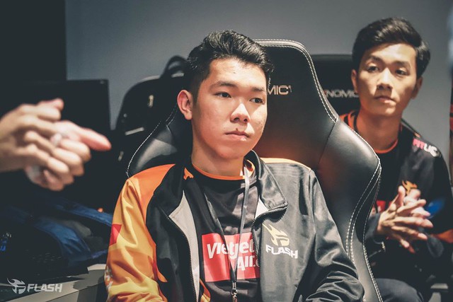 Mới úp mở tin Zeros ở lại GAM Esports, Team Flash đã hoang mang - Cho nhau chơi game với đi chứ - Ảnh 10. Mới úp mở tin Zeros ở lại GAM Esports, Team Flash đã hoang mang - Cho nhau chơi game với đi chứ - Ảnh 10.