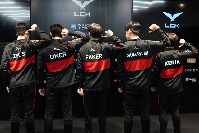 Gumayusi tiết lộ nhân vật đứng sau 2 pha macro 9000 IQ của T1, lộ diện người có tiếng nói không kém Faker trong đội - Ảnh 1.