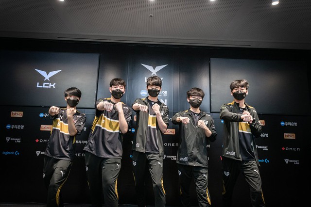 Chứng kiến trận DK - Gen.G, Doinb thẳng thắn: Đội nào vào chung kết thì cũng thắng dễ cho T1 - Ảnh 1.