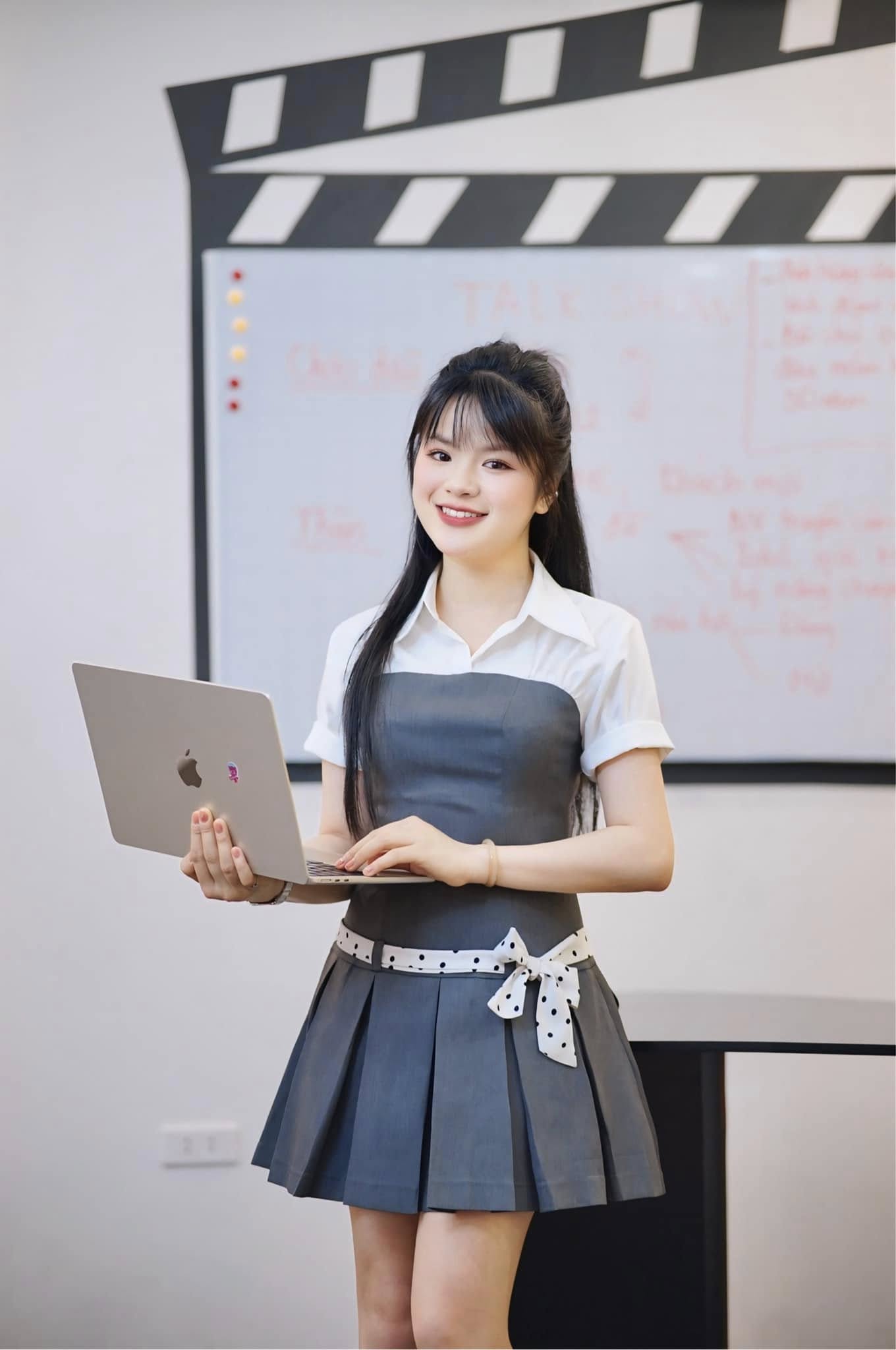 MC tường thuật Audition Việt Nam lần đầu tiên xuất hiện trong lịch sử giải là ai?- Ảnh 7. MC tường thuật Audition Việt Nam lần đầu tiên xuất hiện trong lịch sử giải là ai?- Ảnh 7.