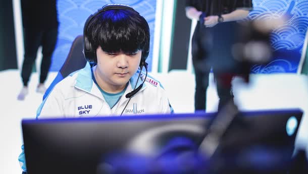 Chỉ cần vỏn vẹn 2 tuần, MVP CKTG 2021 đã chinh phục thành công top 1 Thách Đấu máy chủ Tây Âu - Ảnh 3.