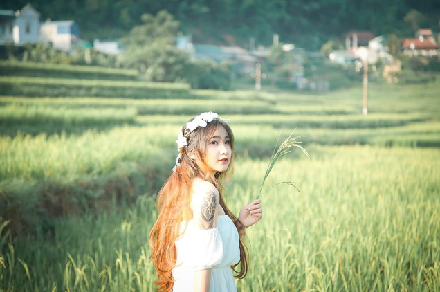 LMHT: Gặp gỡ cô nàng xinh đẹp có niềm đam mê mãnh liệt với Zed, xăm luôn hình tướng tủ lên tay - Ảnh 1.