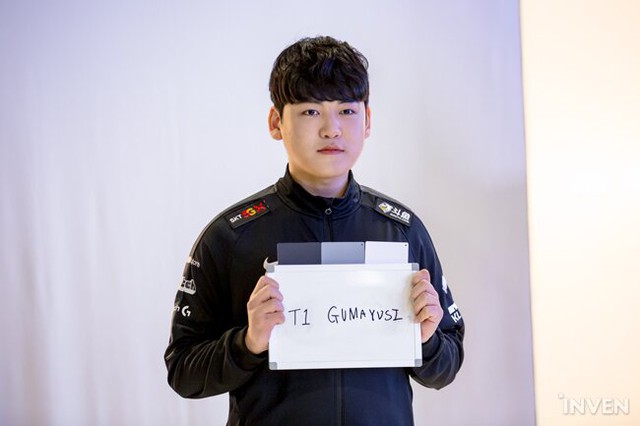 LMHT: 4 tân binh của T1 cùng nhiều gương mặt mới xuất hiện trong buổi chụp hình chào mừng LCK mùa xuân 2020 - Ảnh 6.