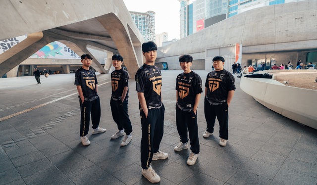 Ở CKTG 2023 năm ngoái thì thành tích tốt nhất của Gen.G là đánh bại T1 ở vòng Swiss