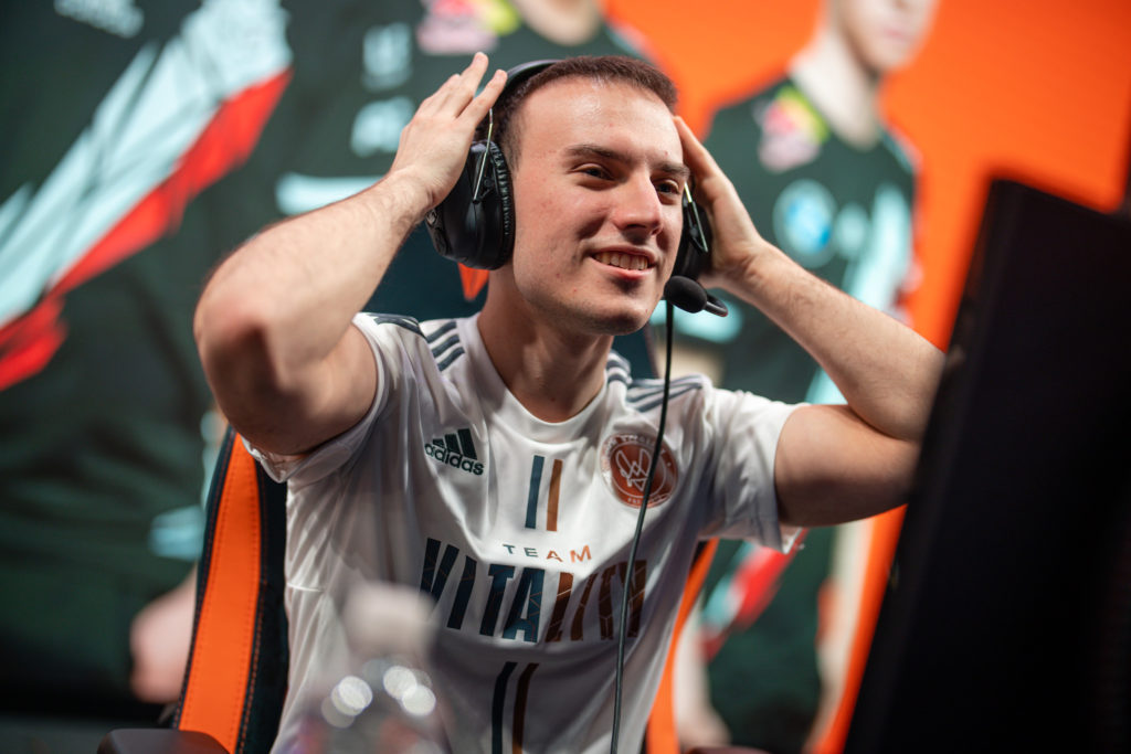 Perkz có lần đầu tiên vắng mặt ở 1 kỳ CKTG trong sự nghiệp