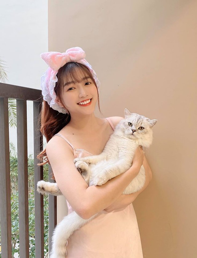 Vừa sang làm streamer, cựu hotgirl FAP TV - An Vy đã dính lùm xùm, nghi vấn bị quản lý SBTC ẩn ý chỉ trích - Ảnh 1. Vừa sang làm streamer, cựu hotgirl FAP TV - An Vy đã dính lùm xùm, nghi vấn bị quản lý SBTC ẩn ý chỉ trích - Ảnh 1.