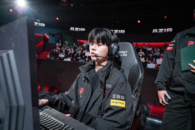 Deft trở thành mục tiêu công kích