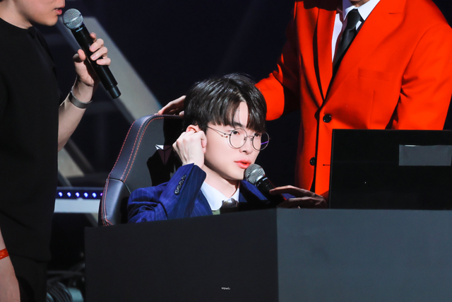 Cách đây vài ngày Faker thông báo bị ngộ độc thực phẩm nặng