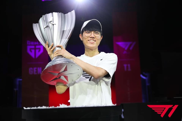 Không phải Faker, đây mới là người khiến thánh hài Doinb sợ nhất khi đối đầu T1: Kinh dị, điên rồ, không đoán được - Ảnh 2.