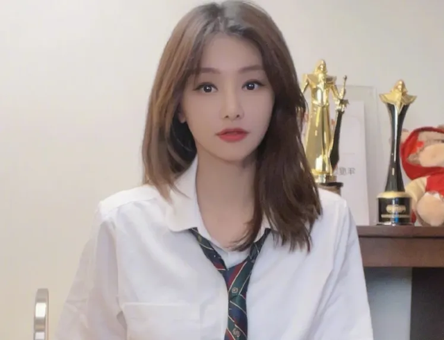 Miss - cựu nữ tuyển thủ, MC, streamer kiếm tiền giỏi bậc nhất Esports Trung có những phân tích về thu nhập của Faker