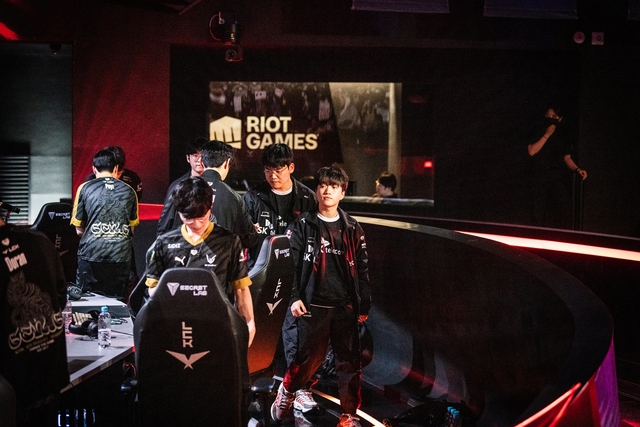 Khán giả ví trận đấu như "VCS hàng hiệu" - nguồn: LoL Esports