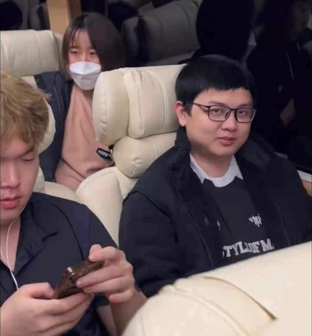 SofM gặp gỡ các thành viên BLG hồi giai đoạn CKTG 2023