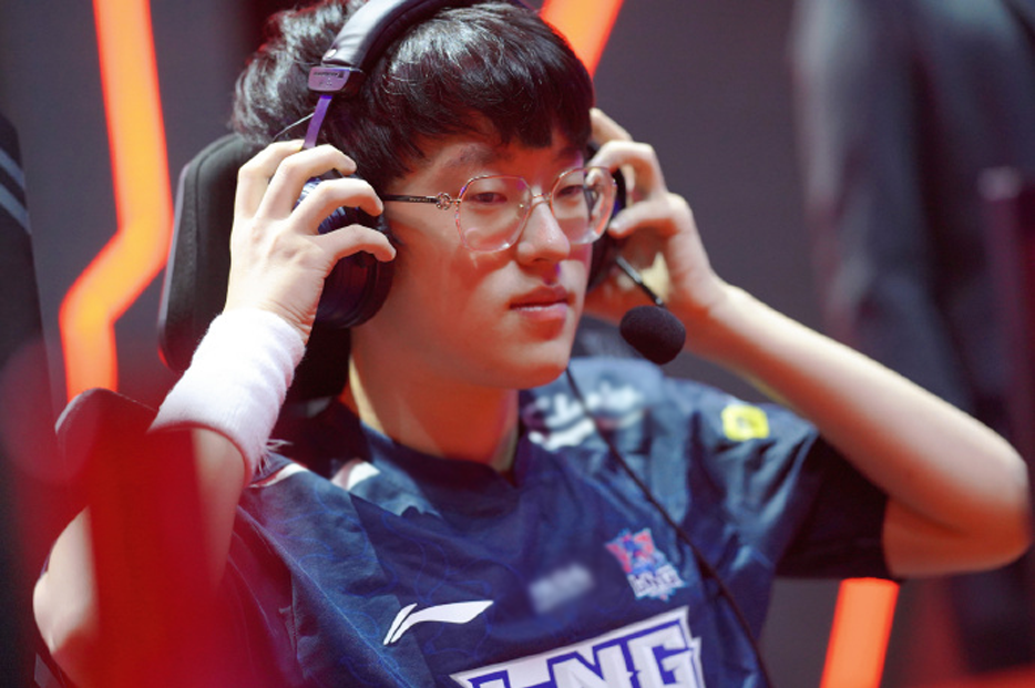 Khán giả điểm danh 2 tuyển thủ LNG xứng đáng dự ASIAD vì chơi quá xuất sắc - Ảnh 1.