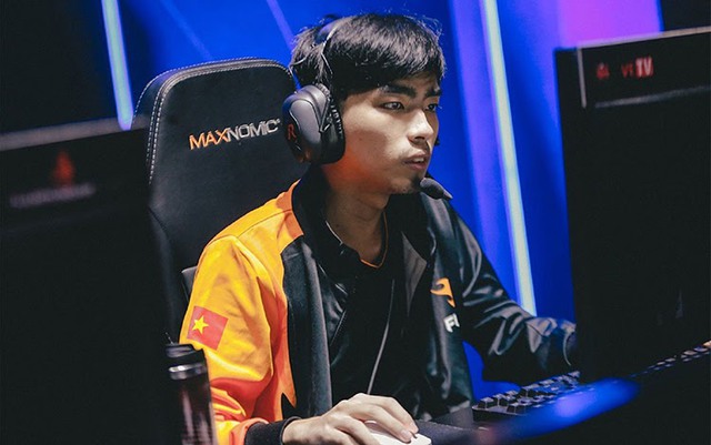 Team Flash chính thức bổ nhiệm Đại đế Stark làm tân huấn luyện viên trưởng, Optimus lại bị réo tên - Ảnh 3.