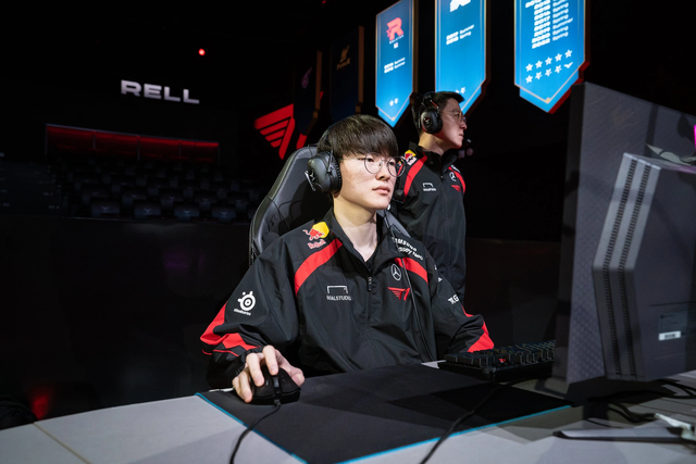 T1 có trận thua toàn diện trước Gen.G