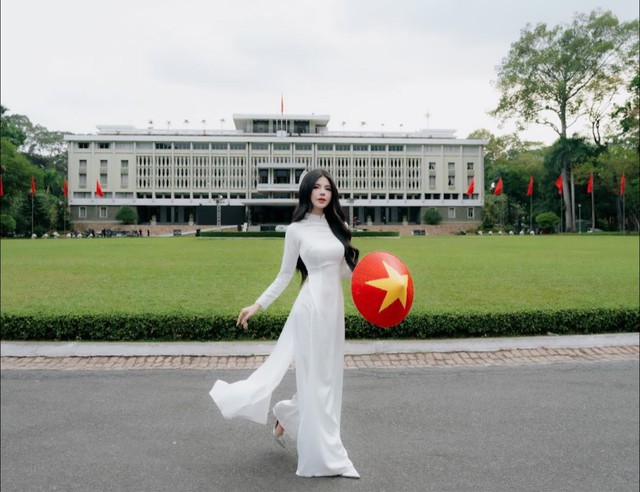 Nữ MC Mai Dora khoe dáng trong bộ ảnh áo dài mừng ngày 30-4 Nữ MC Mai Dora khoe dáng trong bộ ảnh áo dài mừng ngày 30-4