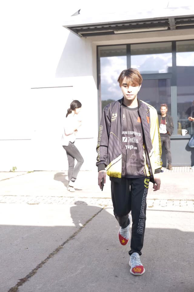 Thực hư tin đồn Zeros sắp gia nhập Vici Gaming, trở thành học trò của kkOma? - Ảnh 2. Thực hư tin đồn Zeros sắp gia nhập Vici Gaming, trở thành học trò của kkOma? - Ảnh 2.