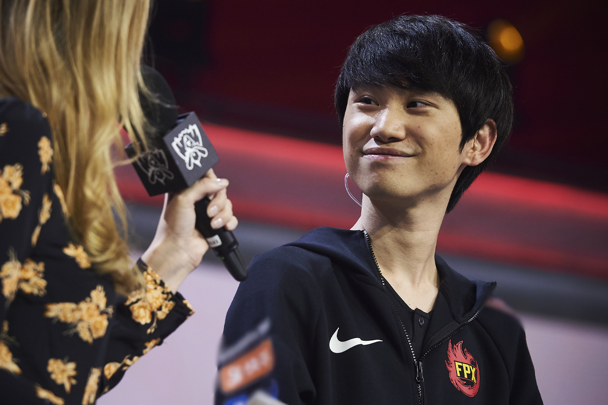 Doinb có thu nhập không tưởng dù nghỉ thi đấu, nhìn số giờ lên sóng chỉ biết “choáng” - Ảnh 2.