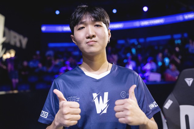 Bên cạnh Artemis thì Gloryy cũng có màn trình diễn xuất sắc