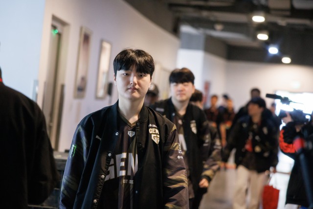 Peyz vẫn chưa cho thấy anh là chỗ dựa đáng tin cậy, từ chung kết LCK Mùa Xuân 2024 đến nay và rất nhiều trận trước đó