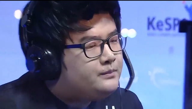 Nhắc Faker mà không nhắc Ryu kèm biểu cảm "huyền thoại" là một thiếu sót