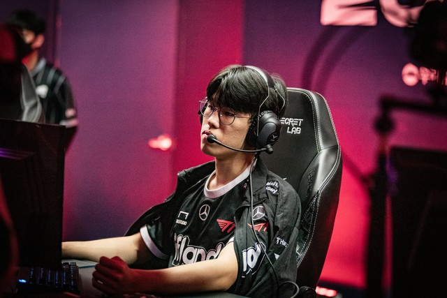 Nhưng phía trước vẫn còn hành trình CKTG 2023 cho các tuyển thủ T1 nỗ lực