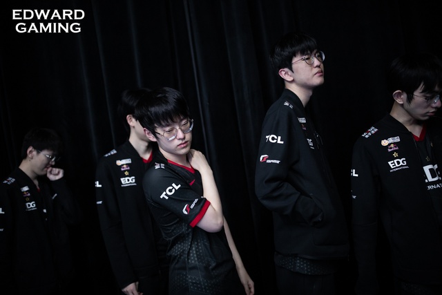 BXH sức mạnh các đội mới nhất: Faker và SofM trụ hạng thành công, ĐKVĐ CKTG 2021 gần đội sổ - Ảnh 1.