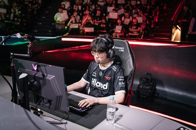 Zeus đã có những chia sẻ về khó khăn mà T1 đang gặp