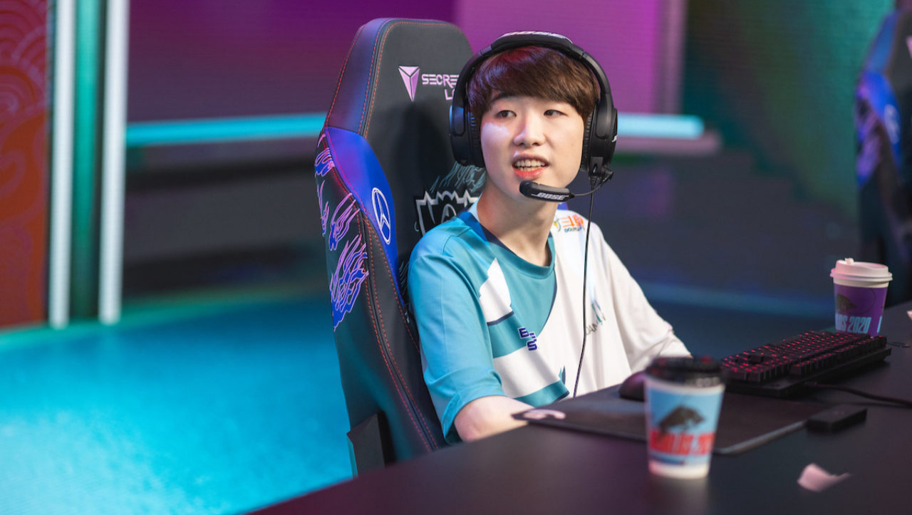 Cựu vương CKTG nhận "quả đắng" vì hành động cực kỳ nghiệp dư- Ảnh 4. Cựu vương CKTG nhận "quả đắng" vì hành động cực kỳ nghiệp dư- Ảnh 4.