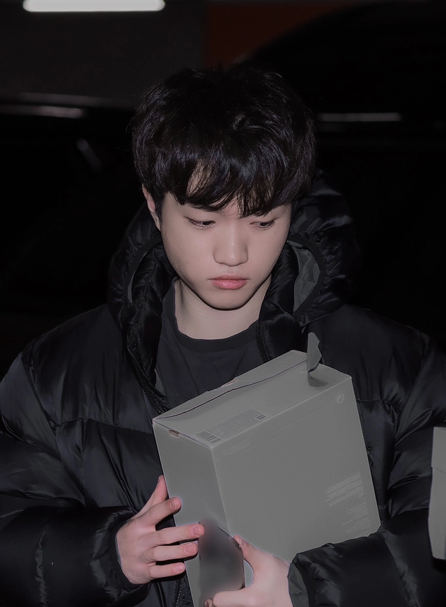 Keria cũng lần lữa trong việc chọn skin CKTG